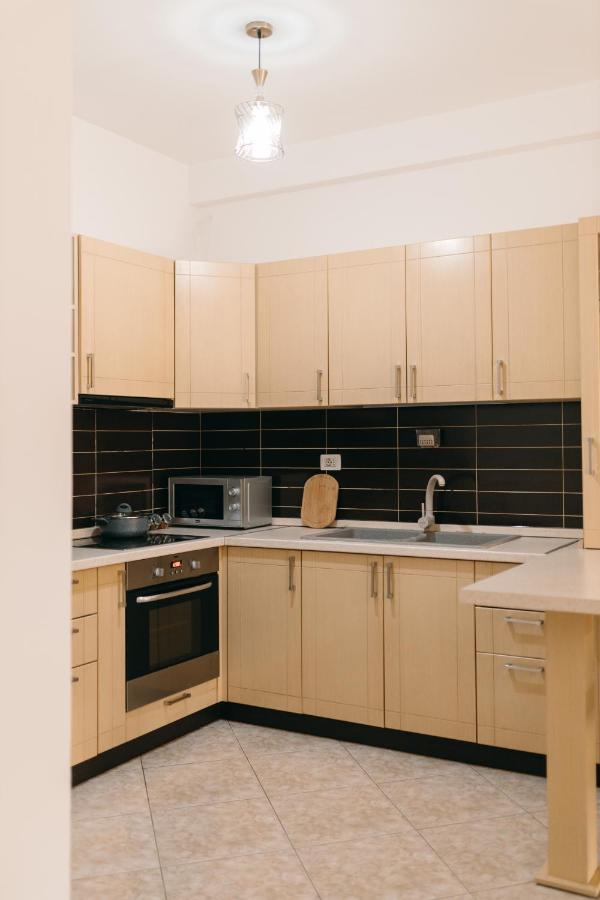טיראנה Rs Place 1-Bedroom Apartment מראה חיצוני תמונה