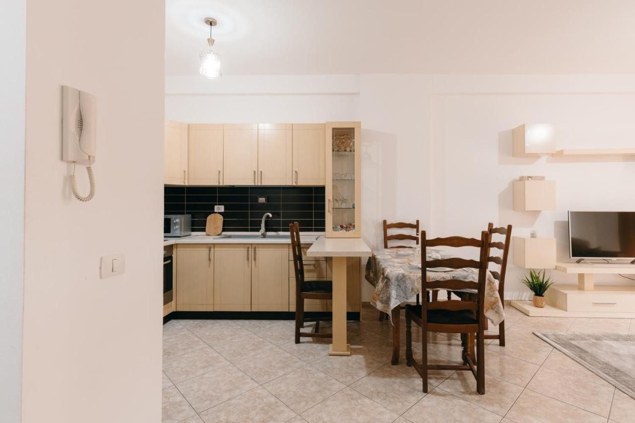 טיראנה Rs Place 1-Bedroom Apartment מראה חיצוני תמונה