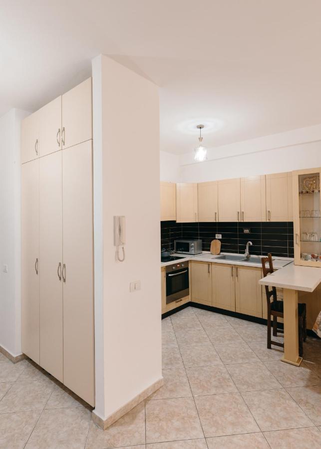 טיראנה Rs Place 1-Bedroom Apartment מראה חיצוני תמונה