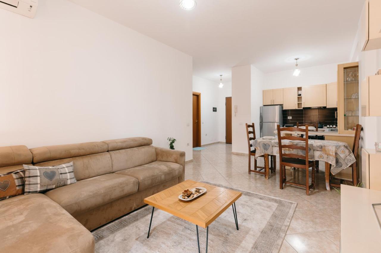 טיראנה Rs Place 1-Bedroom Apartment מראה חיצוני תמונה